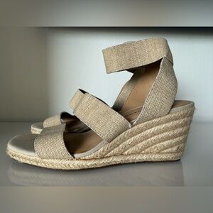 NEW - SIZE 8.5 - ANKLE STRAP WEDGE ESPADRILLE SANDAL WHEAT NEUTRAL LOW HEEL